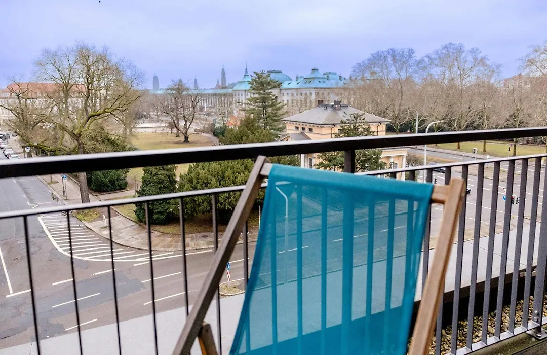 Motel One Dresden-Palaisplatz-1